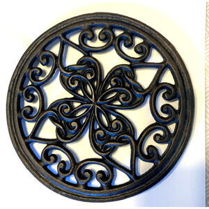 VTG Lucky Clover Shamrock Trivet / Plant Stand Black Cast Iron Celtic 7" farm